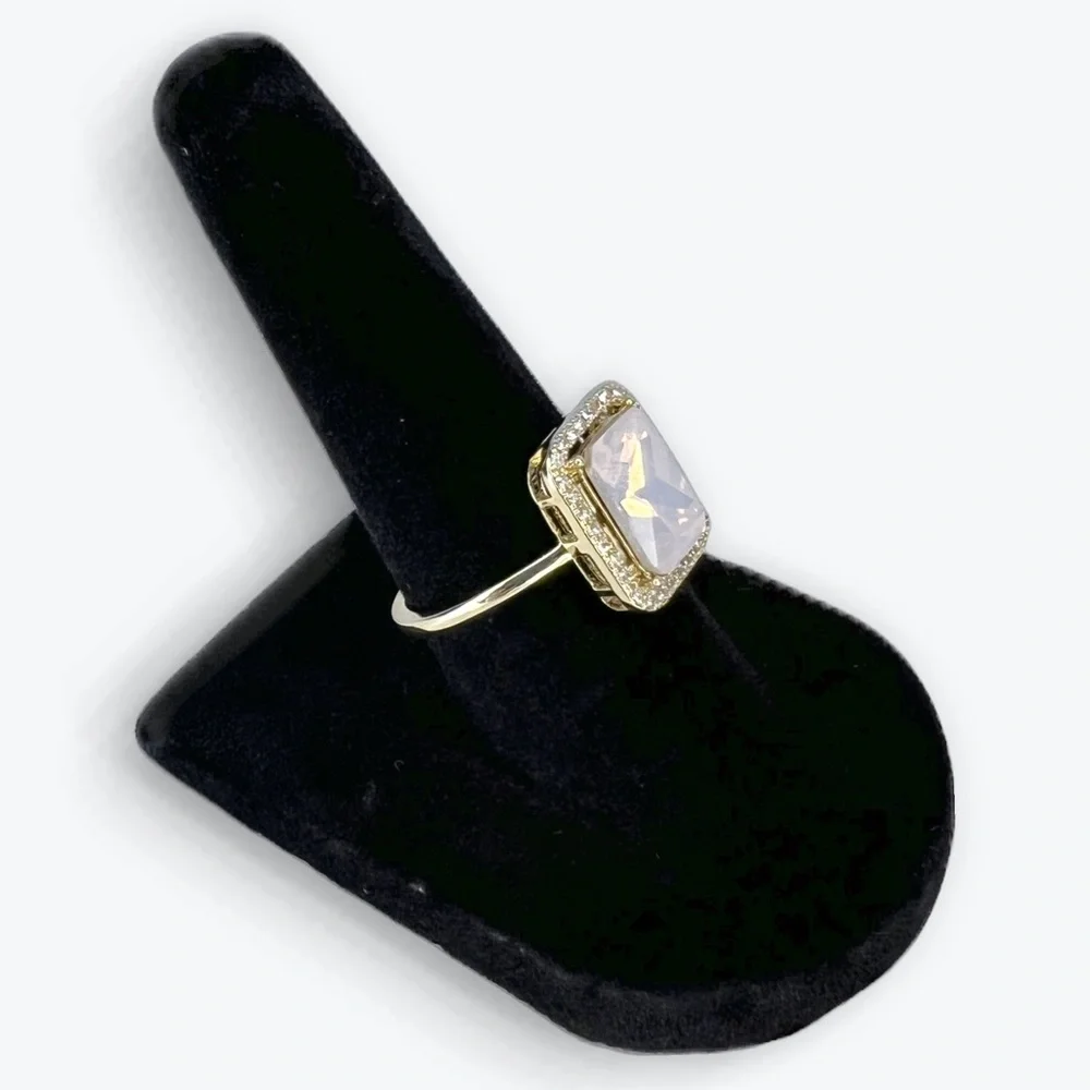 NWOT Gold Tone Ring with Pale Pink Stone Surrounded by Rhinestone Accent - Picture 5 of 7